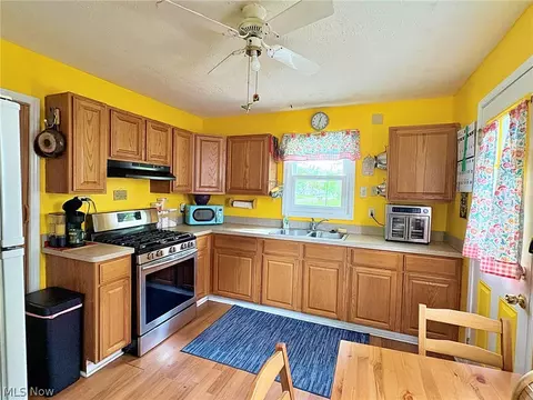 700 Clark St, Elyria, OH 44035 photo 8