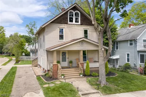 217 Bachtel St SE, North Canton, OH 44720