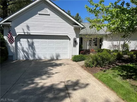 33992 Sunflower Ln, North Ridgeville, OH 44039