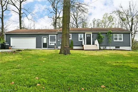 3110 Williams St NW, Warren, OH 44481