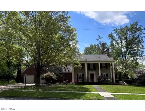622 Overlook Dr, Alliance, OH 44601
