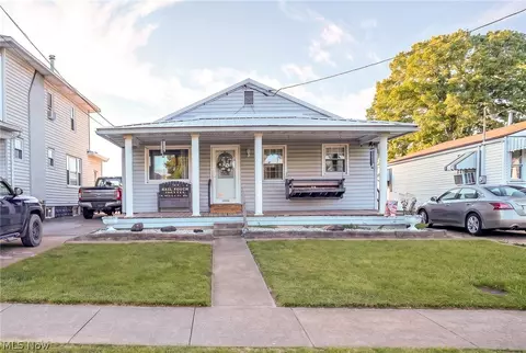 1806 Rayon Dr, Parkersburg, WV 26101