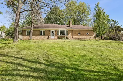 13760 Albion Rd, Strongsville, OH 44136