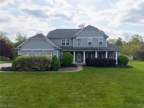 103 Walden Ridge Dr, Hinckley, OH 44233