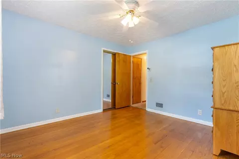 Bedroom - 814 Lakeview Ave NW, Canton, OH 44708 photo 3 of 8