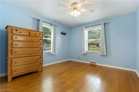 Bedroom - 814 Lakeview Ave NW, Canton, OH 44708 photo 1 of 8