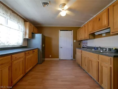 111 Pine Ln, Barnesville, OH 43713 photo 3
