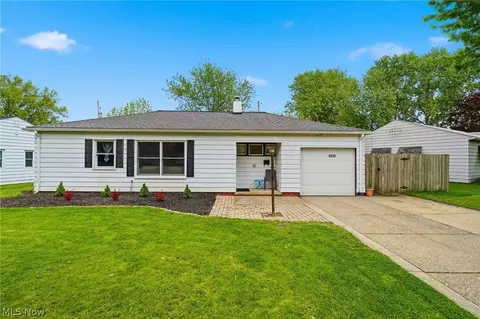 6545 Aylesworth Dr, Parma Heights, OH 44130