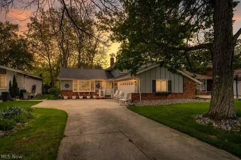 6723 Edgemoor Ave, Solon, OH 44139