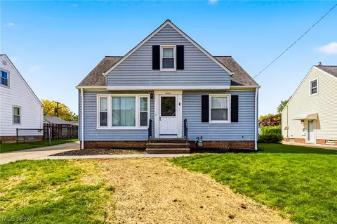 30424 Fern Dr, Willowick, OH 44095