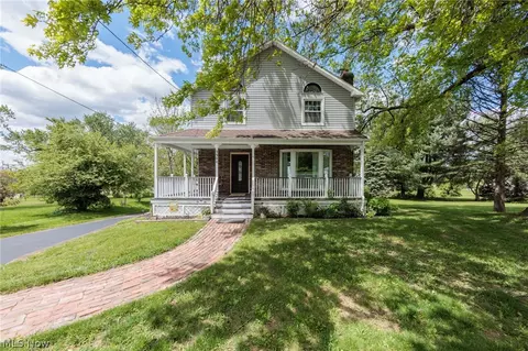1984 W Turkeyfoot Lake Rd, Barberton, OH 44203