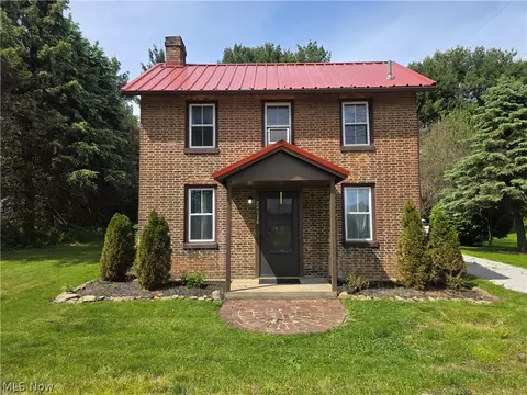 24936 Canal St, East Rochester, OH 44625