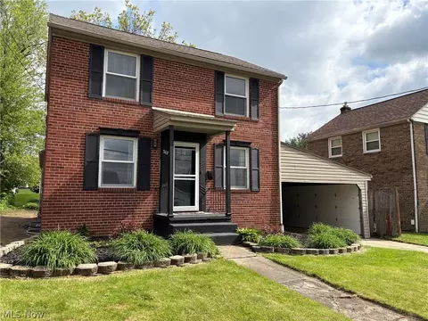 363 E Park Ave, Barberton, OH 44203