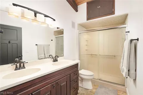 Bath - 873 Old Spring Rd, Copley, OH 44321 photo 1 of 2