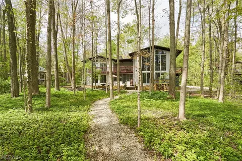Exterior - 873 Old Spring Rd, Copley, OH 44321 photo 8 of 10