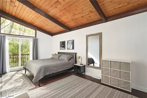 Bedroom - 873 Old Spring Rd, Copley, OH 44321 photo 1 of 2