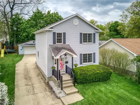 412 Lincoln Ave, Cuyahoga Falls, OH 44221