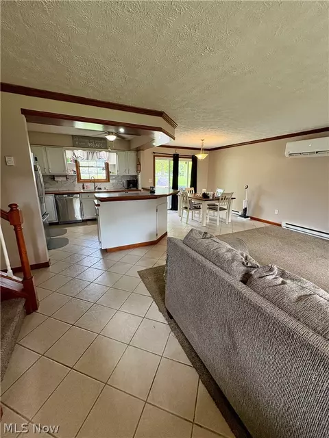 126 Valley Forge Cir, Elyria, OH 44035 photo 3