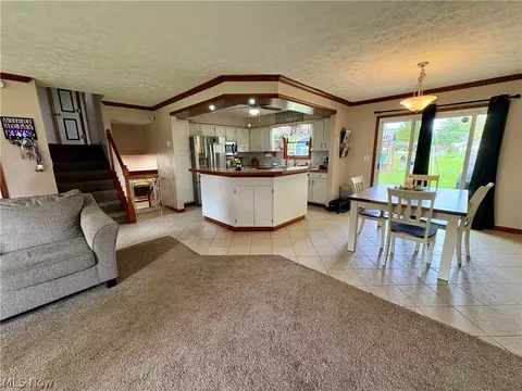 126 Valley Forge Cir, Elyria, OH 44035 photo 8