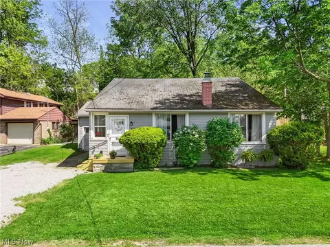 35812 Wanaka Blvd, Eastlake, OH 44095