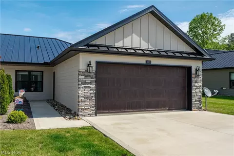 1021 Sycamore Ln, Millersburg, OH 44654