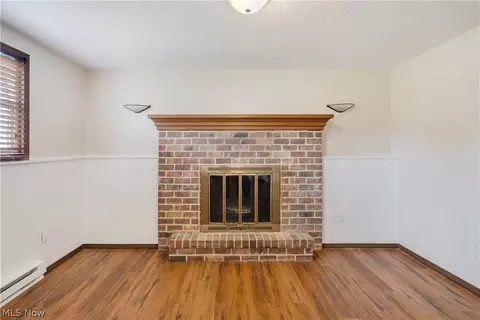 Living - 624 Angiline Dr, Boardman, OH 44512 photo 8 of 8