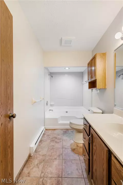 Bath - 624 Angiline Dr, Boardman, OH 44512 photo 2 of 4