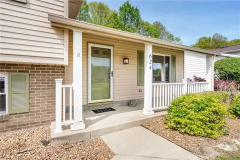 Exterior - 624 Angiline Dr, Boardman, OH 44512 photo 3 of 10