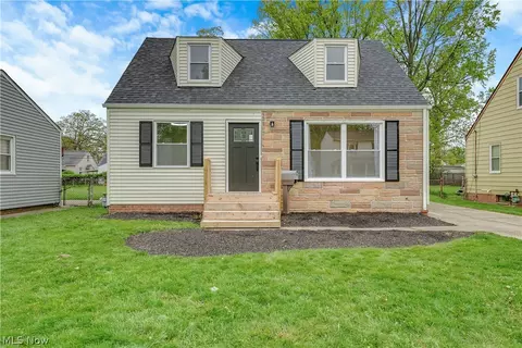29050 Edgewood Dr, Willowick, OH 44095