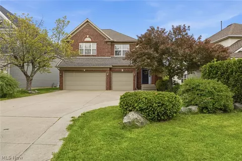 33984 Crown Colony Dr, Avon, OH 44011