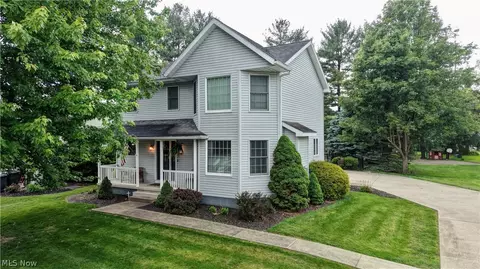 104 Pinedale Dr, Dover, OH 44622