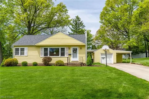 3126 Edgerton Rd, Stow, OH 44224