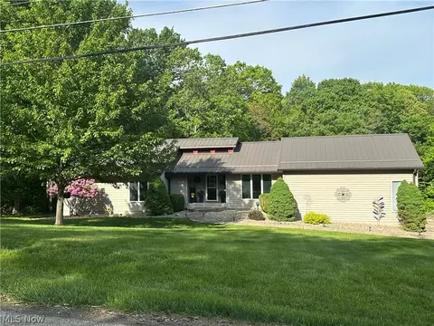 5540 Dillon Hills Dr, Nashport, OH 43830