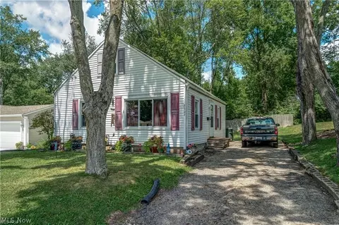 2309 43rd St NW, Canton, OH 44709
