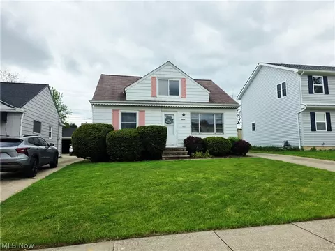 15804 Northwood Ave, Maple Heights, OH 44137
