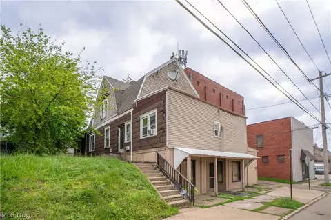 2221 6th St SW, Canton, OH 44706