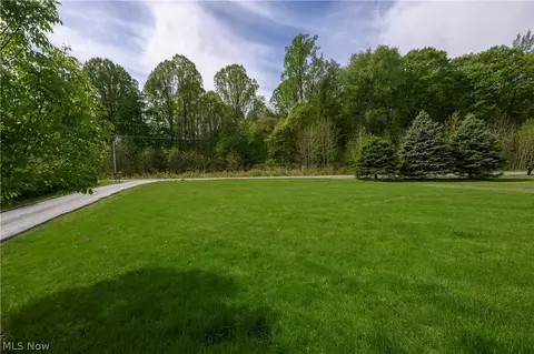 Exterior - 2677 Summit Rd, Akron, OH 44321 photo 10 of 10