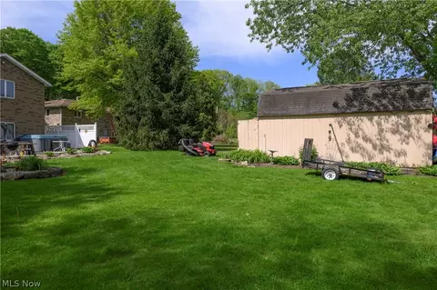 Exterior - 2677 Summit Rd, Akron, OH 44321 photo 5 of 10