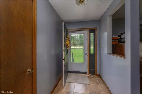 Entry Way - 2677 Summit Rd, Akron, OH 44321 photo 1 of 1