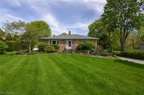 2677 Summit Rd, Akron, OH 44321