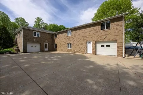 Exterior - 2677 Summit Rd, Akron, OH 44321 photo 1 of 10