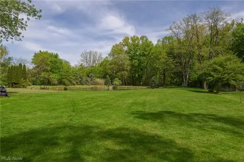 Exterior - 2677 Summit Rd, Akron, OH 44321 photo 9 of 10