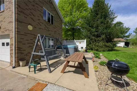 Exterior - 2677 Summit Rd, Akron, OH 44321 photo 2 of 10