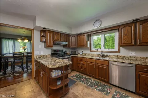 Kitchen - 2677 Summit Rd, Akron, OH 44321 photo 1 of 2