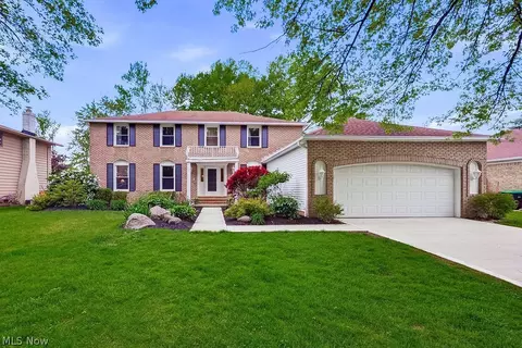 6982 Carol Dr, Independence, OH 44131