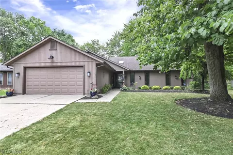 14855 Hartford Trl, Strongsville, OH 44136