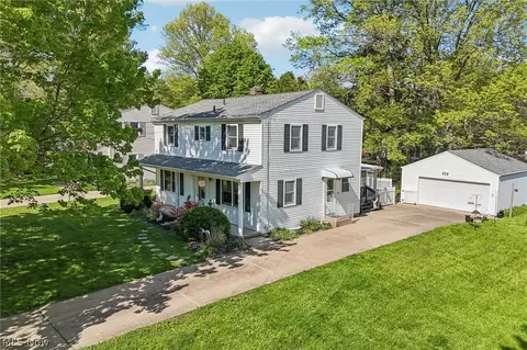 437 Stratford Rd, Fairlawn, OH 44333