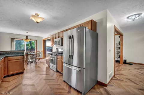325 Longfellow St, Elyria, OH 44035 photo 8