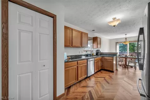 325 Longfellow St, Elyria, OH 44035 photo 7