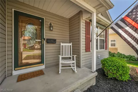 325 Longfellow St, Elyria, OH 44035 photo 5